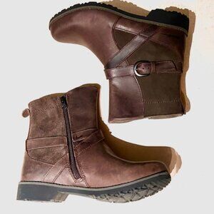 These are Eddie Bauer Women's Covey 2.0 brown leather moto boots.